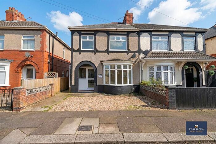 3 Bedroom Semi Detached House For Sale In Colin Avenue, Grimsby, DN32