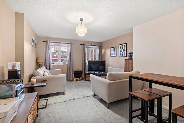 2 Bedroom Flat For Sale In Flat B, Bath Road, Worcester., WR5