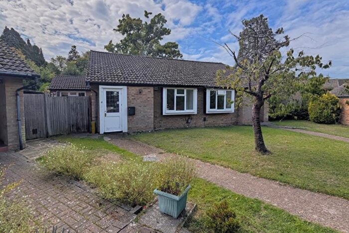3 Bedroom Semi-Detached Bungalow To Rent In St. Johns, Woking, GU21