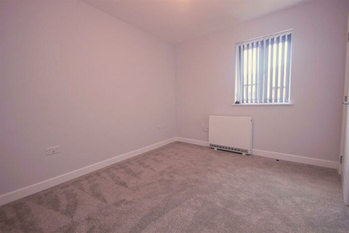 2 Bedroom Apartment To Rent In Sir Isaacs Walk, Colchester, CO1