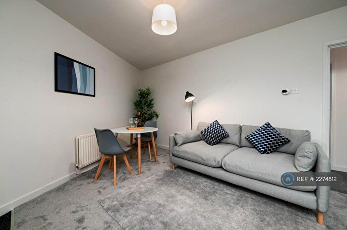 2 Bedroom Flat To Rent In Watling Street, Two Gates, Tamworth, B77