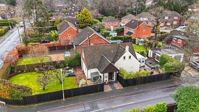 4 Bedroom Detached House For Sale In Basingbourne Close, Fleet, GU52