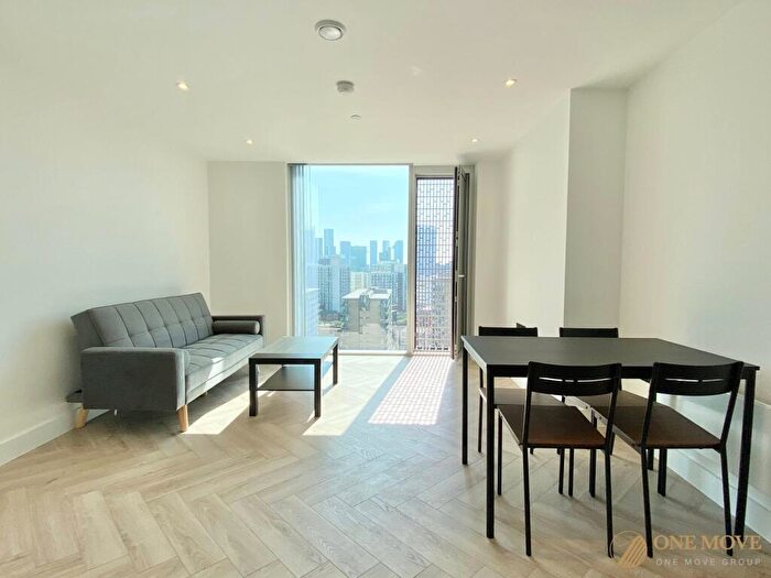 1 Bedroom Apartment To Rent In Bankside Boulevard, Salford, M3