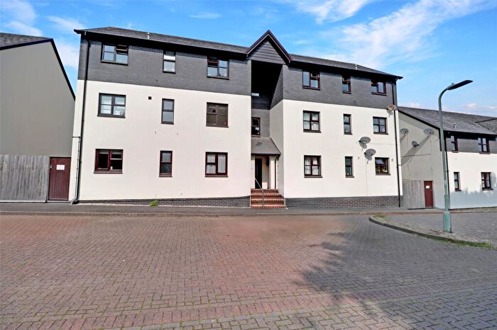 2 Bedroom Apartment For Sale In Hollowtree Court, Barnstaple, Devon, EX32