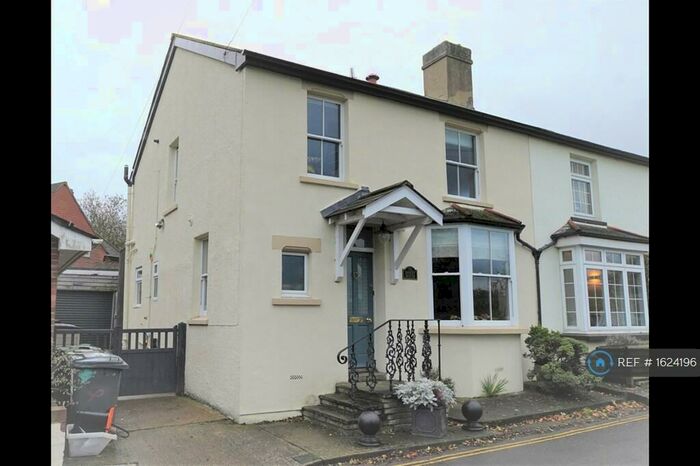 3 Bedroom Semi-Detached House To Rent In Norman Road, West Malling, ME19