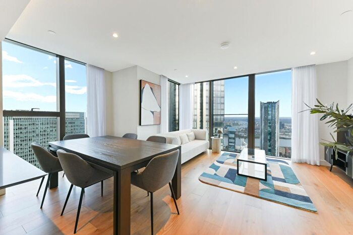 2 Bedroom Flat To Rent In Harcourt Tower, Marsh Wall, London, E14