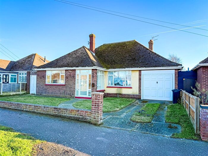 2 Bedroom Detached Bungalow For Sale In Deanhill Avenue, East Clacton, Essex, CO15