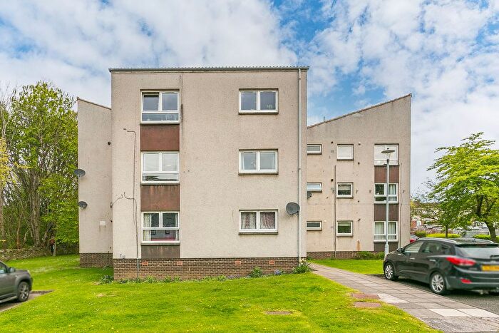 3 Bedroom Flat For Sale In Howden Hall Court, Edinburgh, EH16