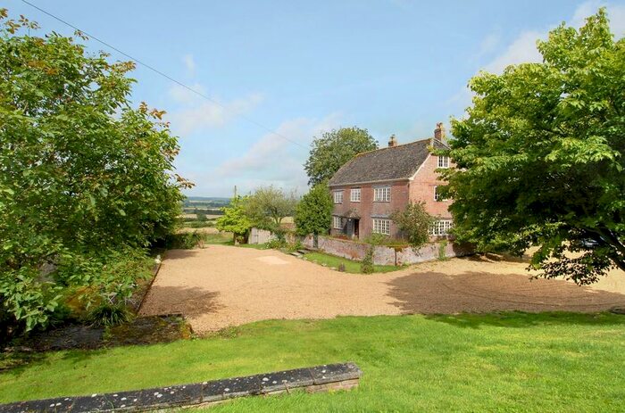 6 Bedroom Detached House To Rent In Broad Town, Swindon SN4