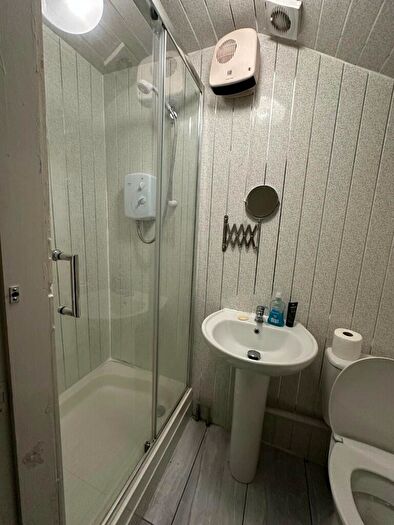 4 Bedroom Flat To Rent In Raddlebarn Road, Birmingham, B29