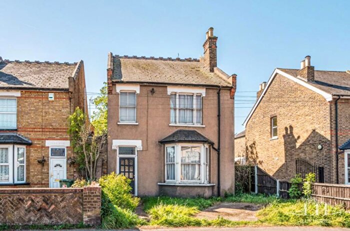 5 Bedroom Detached House For Sale In High Street, Hornchurch, RM12
