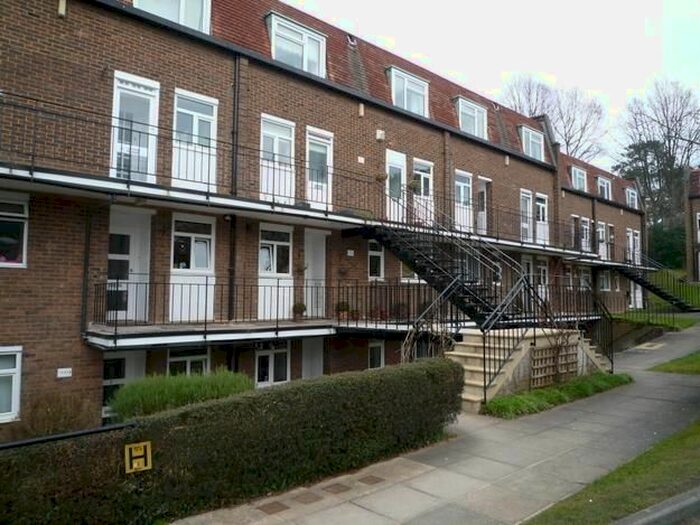 2 Bedroom Flat To Rent In Knotts Place, Sevenoaks, TN13