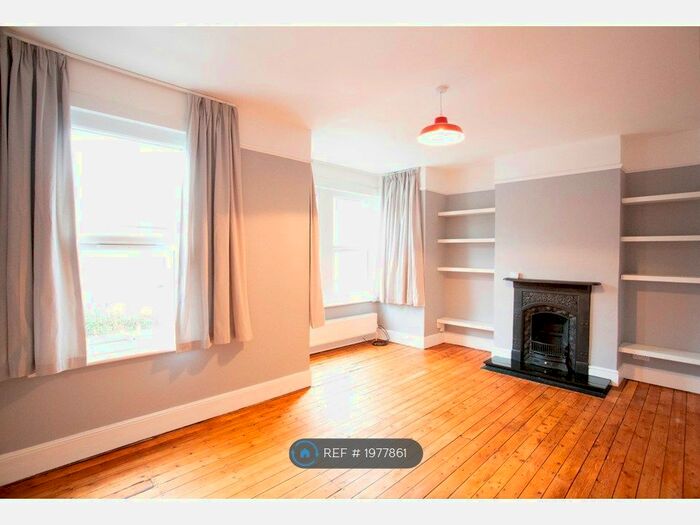 2 Bedroom Flat To Rent In Leyton, London, E10