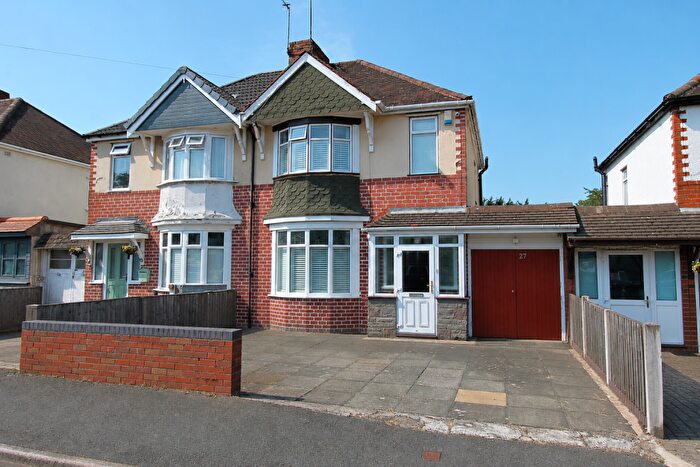 3 Bedroom Semi-Detached House For Sale In Shepherds Brook Road, Stourbridge, DY9