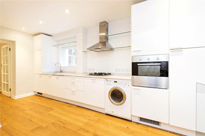 2 Bedroom Apartment To Rent In Highbury Park, Highbury, Islington, London, N5