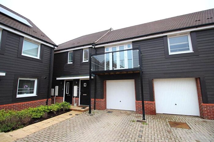 1 Bedroom Maisonette For Sale In Grant Drive, Church Crookham, Fleet, Hampshire, GU52