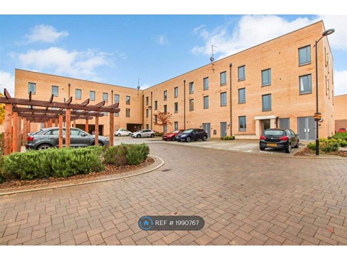 2 Bedroom Flat To Rent In Berwick Place, Trumpington, Cambridge, CB2