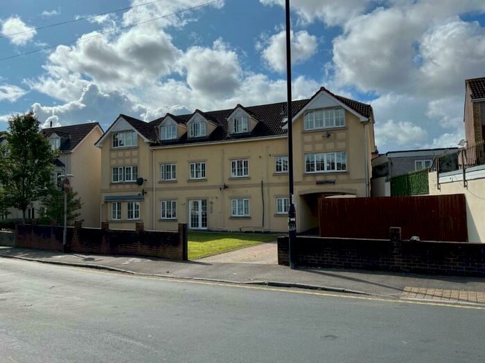 2 Bedroom Flat To Rent In Netham Court, Netham Road, Redfield, Bristol, BS5