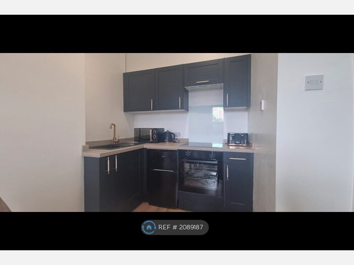 1 Bedroom Flat To Rent In Upper Brook Street, Manchester, M13