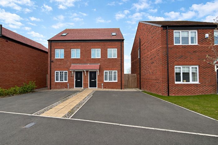 3 Bedroom Town House For Sale In Laing Close, Sunderland, SR5