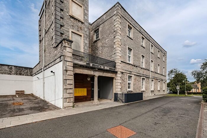 2 Bedroom Flat To Rent In Craigie Drive, Stonehouse, Plymouth, PL1