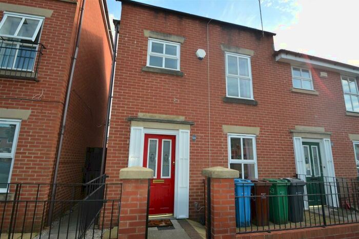 3 Bedroom House To Rent In Greenheys Lane West, Hulme, Manchester, M15