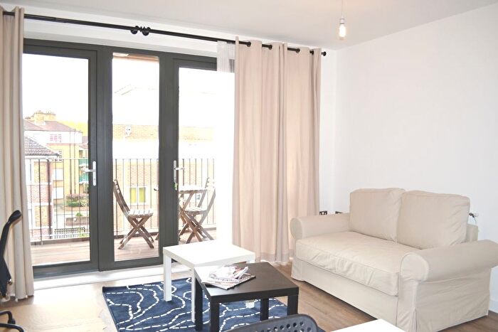 1 Bedroom Flat To Rent In Rotherhithe Street, Rotherhithe, London, SE16