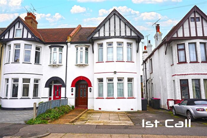 4 Bedroom End Terrace House For Sale In Victoria Road, Southend On Sea, SS1