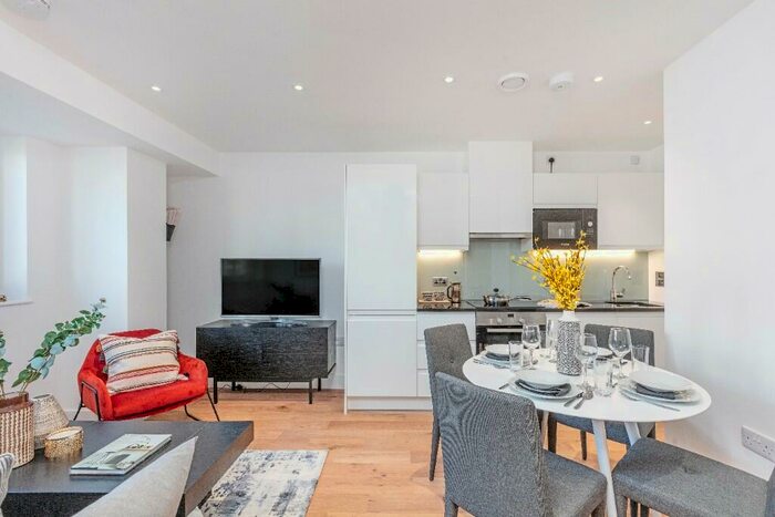 2 Bedroom Apartment To Rent In Kingsdale Road, London, SE18