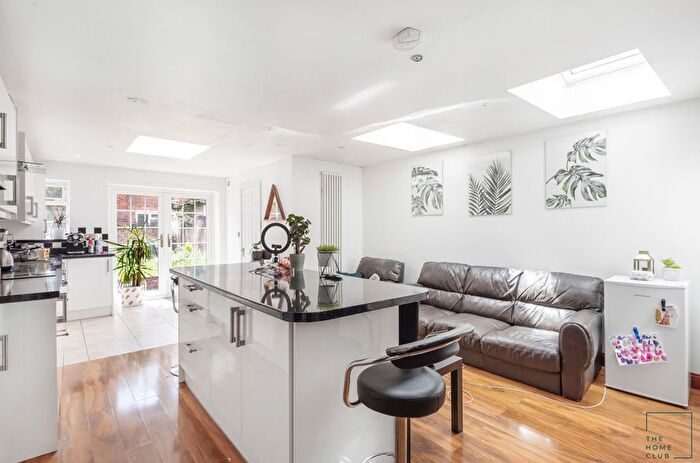 4 Bedroom Semi-Detached House To Rent In Recreation Road, Guildford, GU1