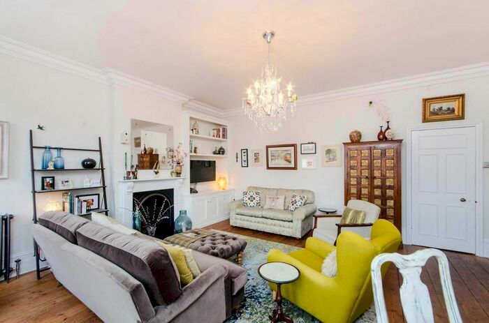 2 Bedroom Flat To Rent In Prince Albert Road, St John's Wood, London, NW8