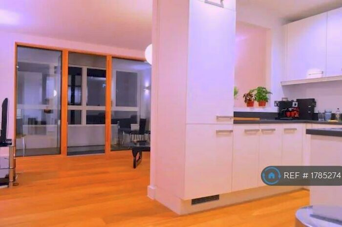 2 Bedroom Flat To Rent In Cotherstone Court, London, E2