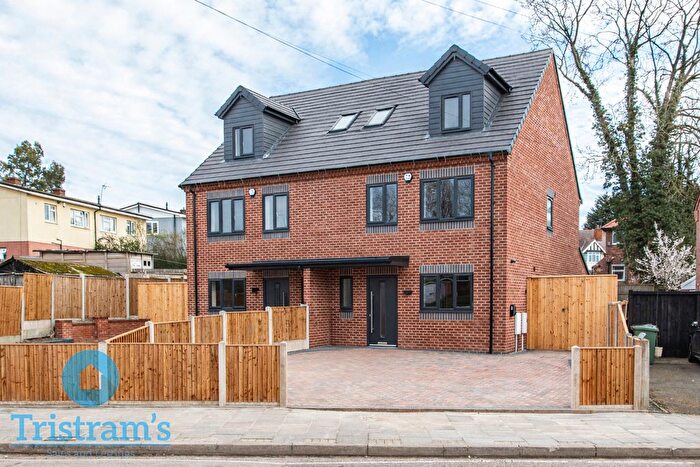 4 Bedroom Semi Detached House To Rent In Cockington Road, Nottingham, NG8