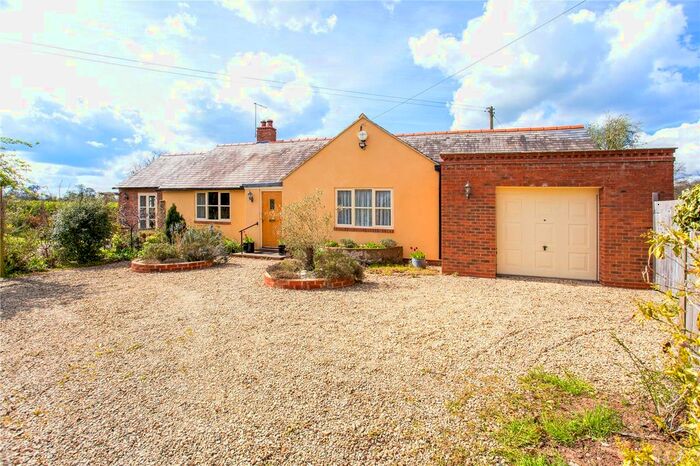 3 Bedroom Bungalow For Sale In Lime Street, Eldersfield, Gloucester, GL19