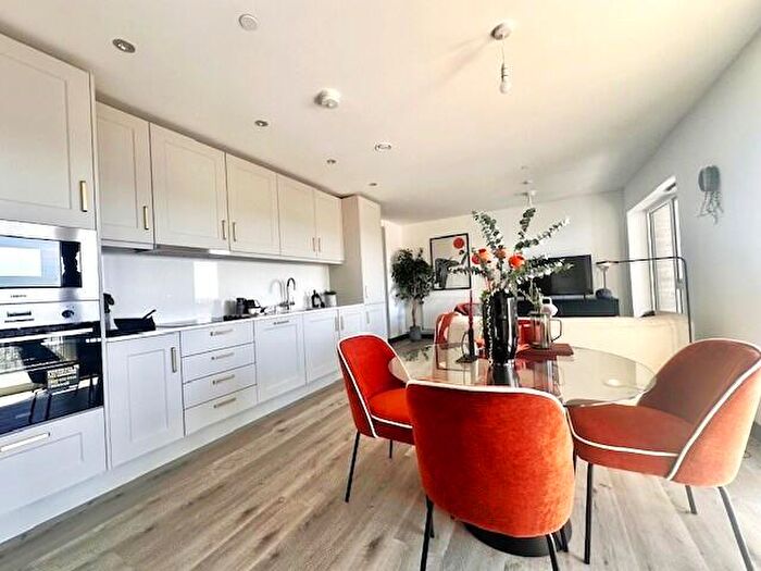 1 Bedroom Flat To Rent In Edmund Rise, Abbey Road, IG11