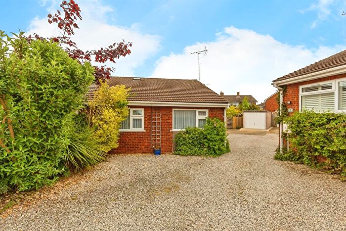3 Bedroom Semi-Detached Bungalow For Sale In The Mead, Soulbury, Leighton Buzzard, LU7
