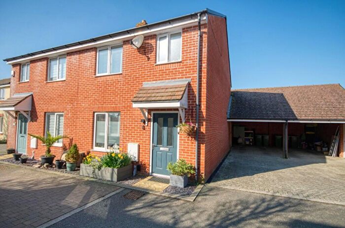 3 Bedroom Semi Detached House For Sale In Greenacres Road, Locks Heath, SO31