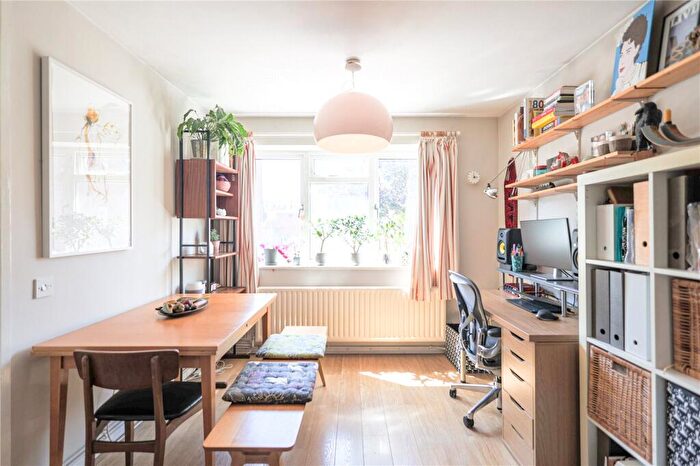 1 Bedroom Flat To Rent In Spenser Grove, London, N16
