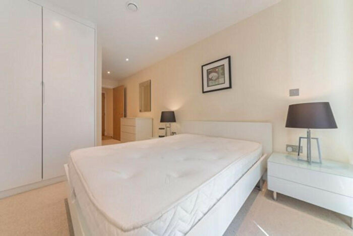 2 Bedroom Apartment To Rent In Elite House, Limehouse, E14