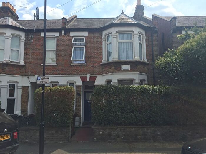 2 Bedroom Flat To Rent In Albert Road, E10