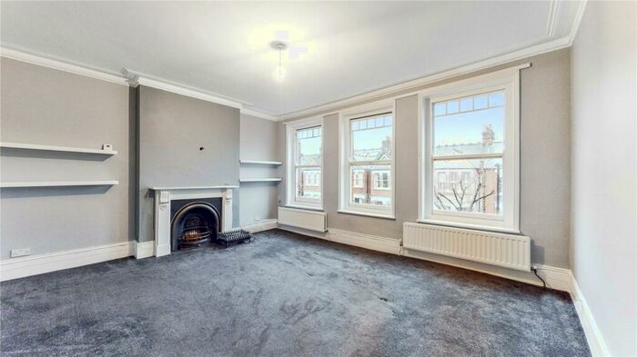 3 Bedroom Maisonette To Rent In Heathville Road, Archway, London, N19