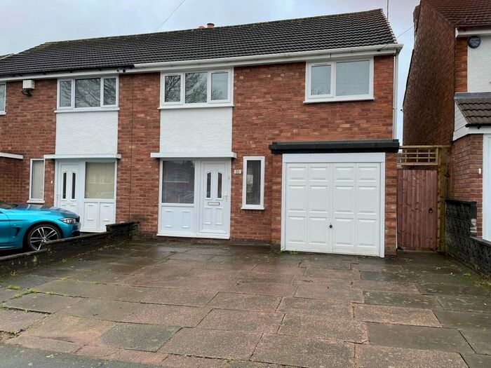 3 Bedroom Semi-Detached House To Rent In Beacon Road, Great Barr, Birmingham, B43