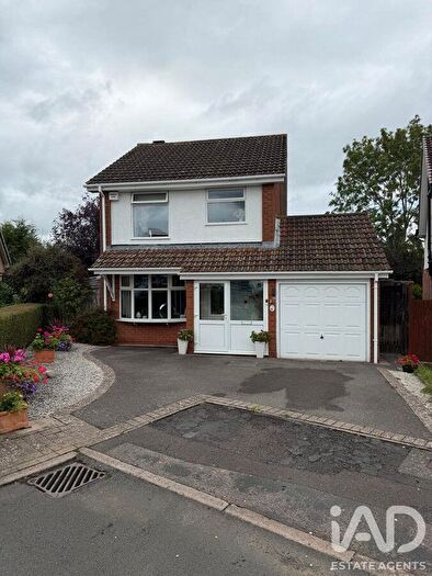 3 Bedroom Detached House For Sale In Marsh End, Birmingham, B38