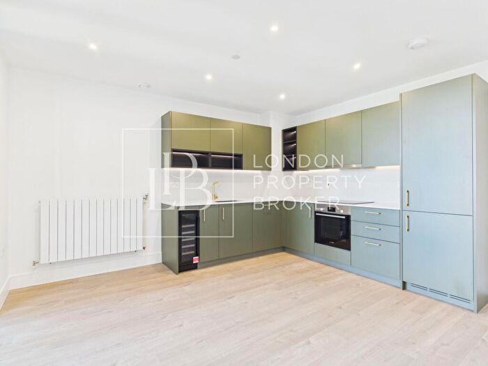 2 Bedroom Apartment To Rent In Redwood Tower, Twelve Trees Park, E16