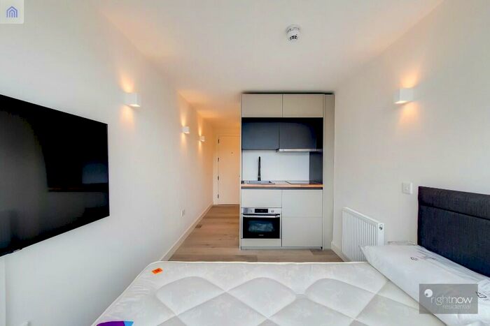 Flat To Rent In Charlton Church Lane, London, SE7