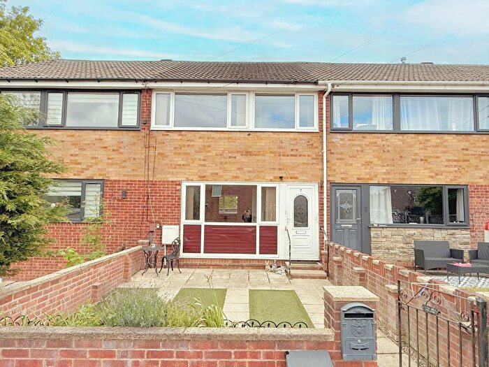 3 Bedroom Property For Sale In Surrey Grove, Pudsey, LS28