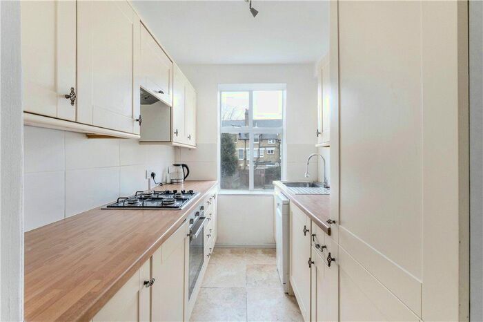 2 Bedroom Flat To Rent In Wellesley Road, London, W4