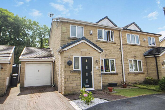 3 Bedroom Semi-Detached House For Sale In Copper Beech Drive, Glossop, Derbyshire, SK13