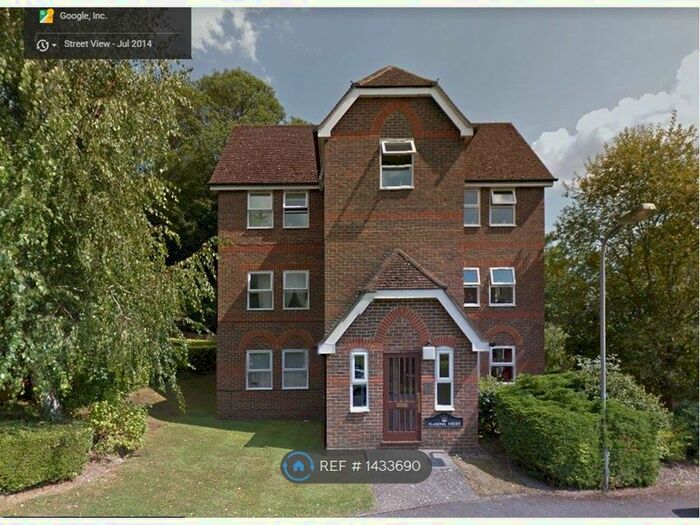 2 Bedroom Flat To Rent In Malmers Well Road, High Wycombe, HP13