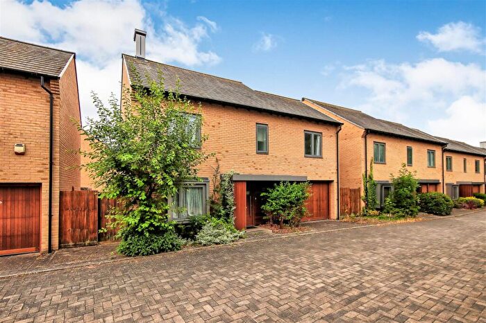 4 Bedroom Detached House To Rent In Old Mills Road, Trumpington, Cambridge, CB2